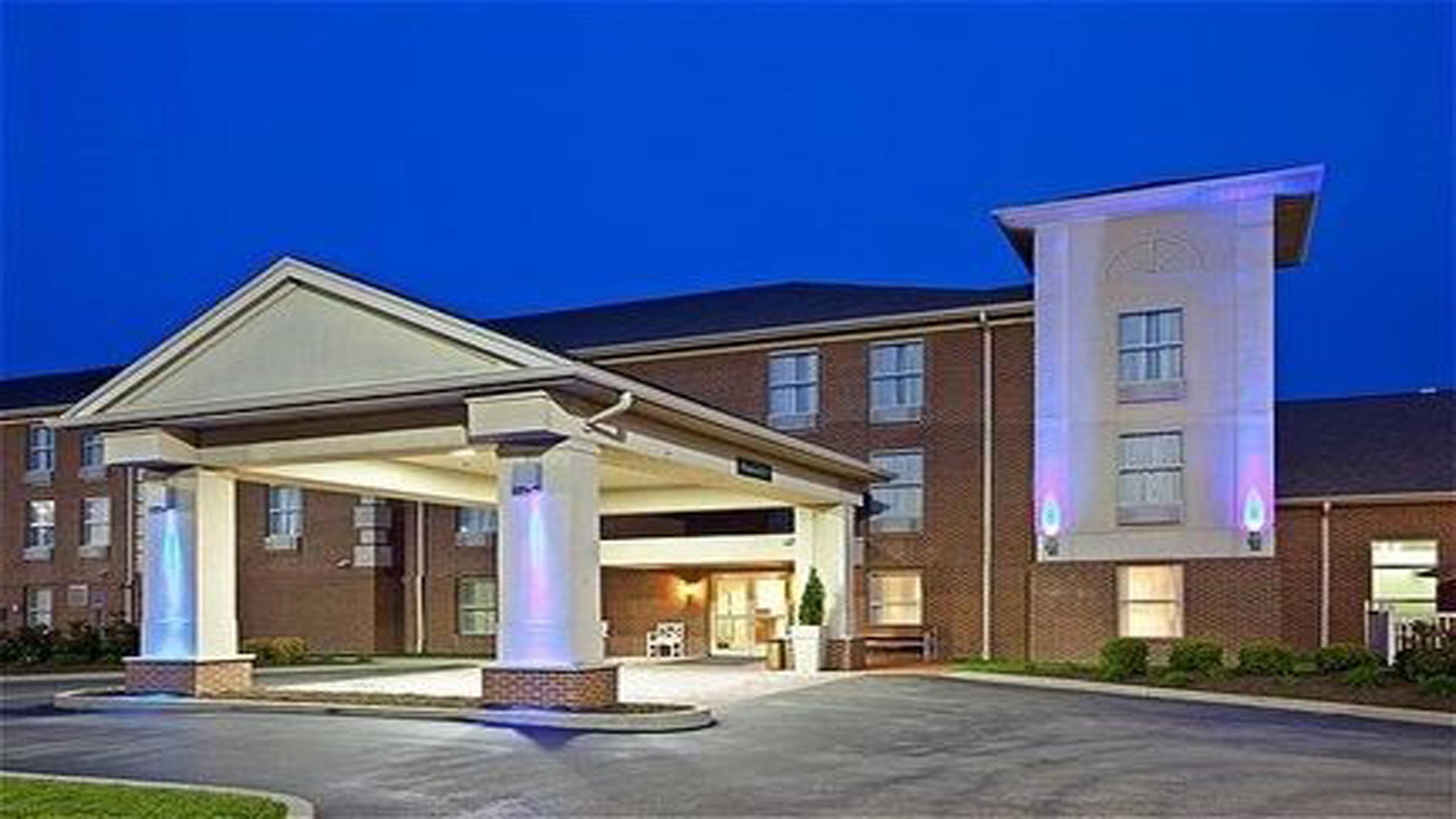 Holiday Inn Express Fairfield By Ihg Exterior foto