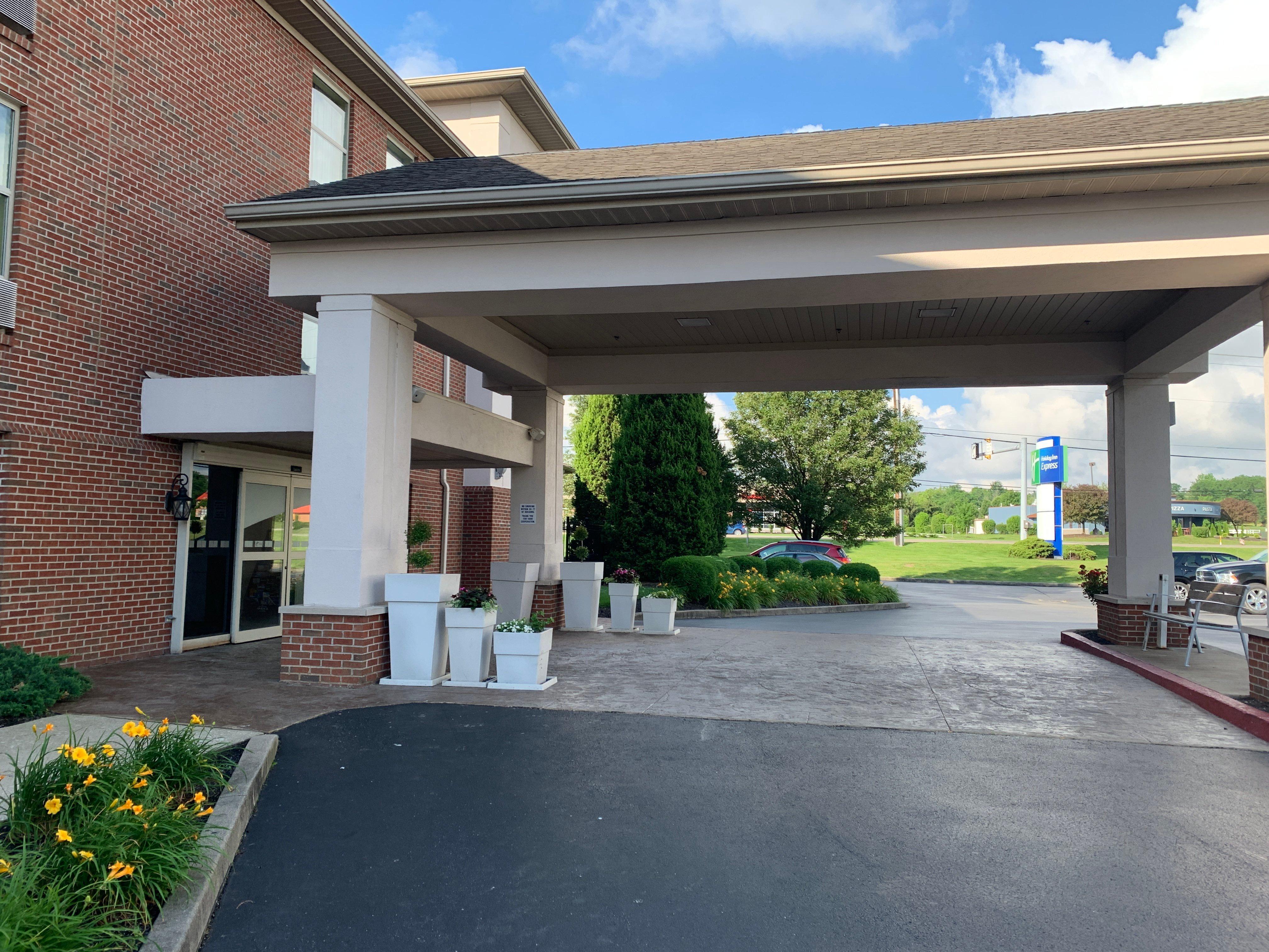 Holiday Inn Express Fairfield By Ihg Exterior foto