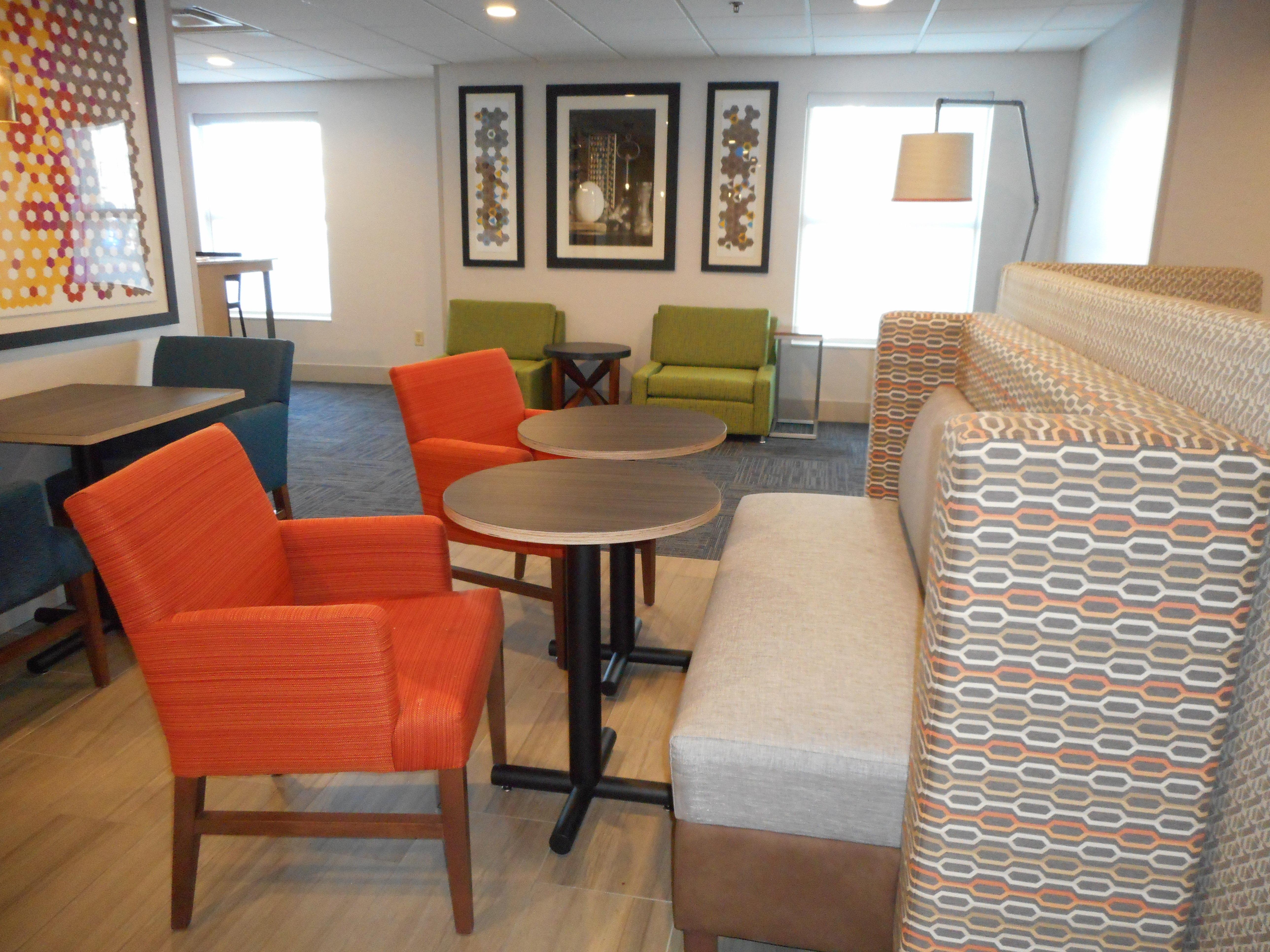 Holiday Inn Express Fairfield By Ihg Exterior foto