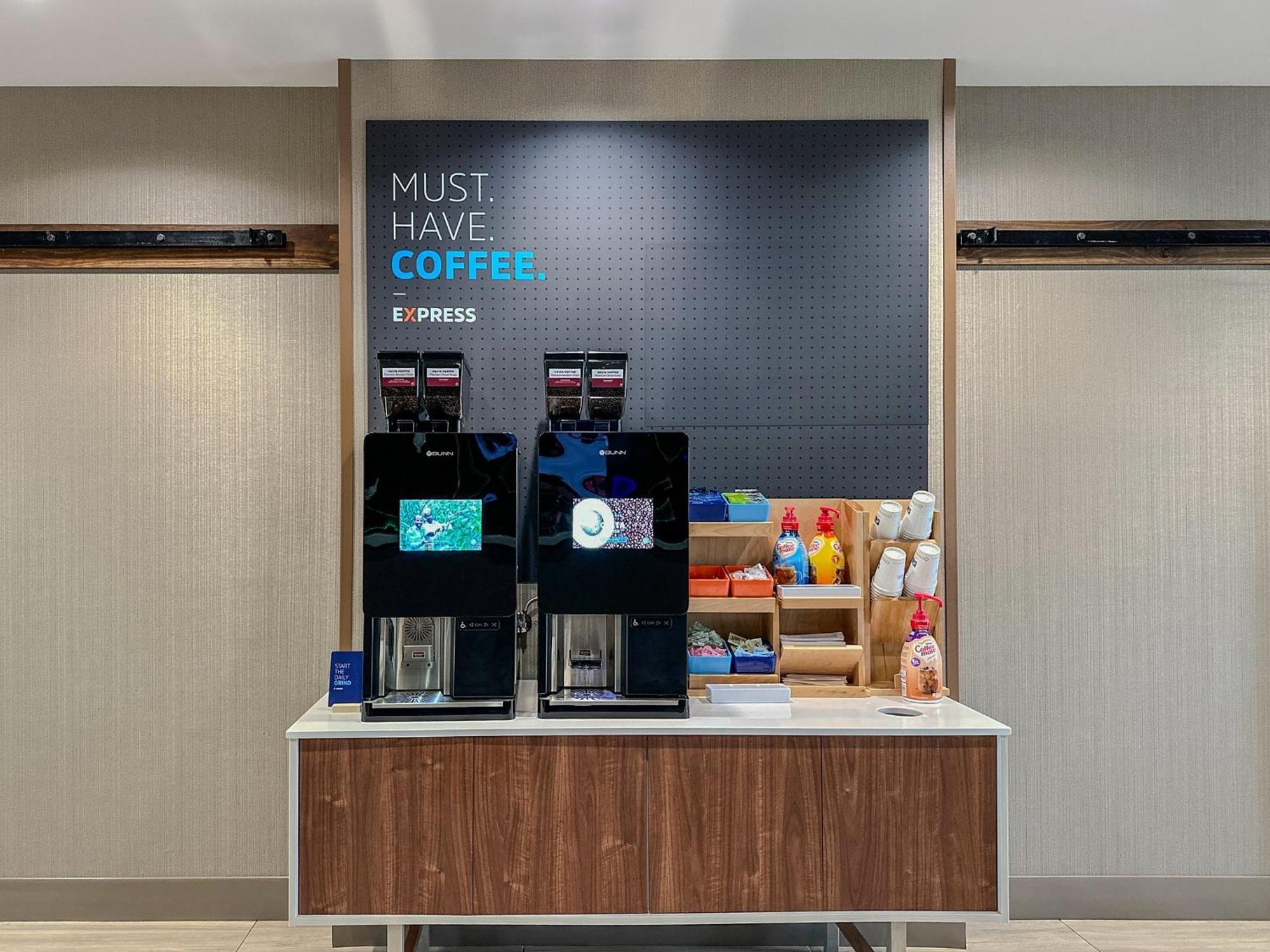 Holiday Inn Express Fairfield By Ihg Exterior foto