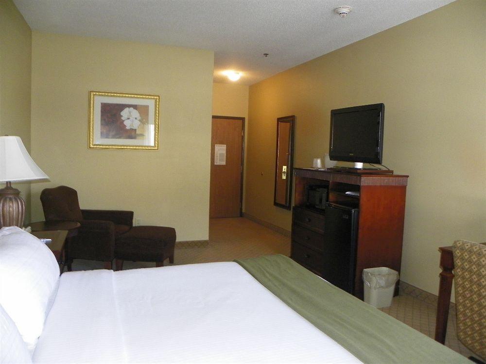 Holiday Inn Express Fairfield By Ihg Exterior foto