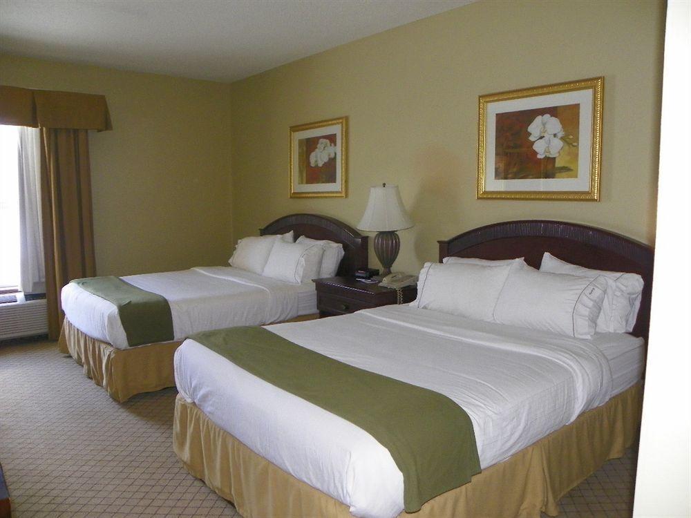 Holiday Inn Express Fairfield By Ihg Exterior foto