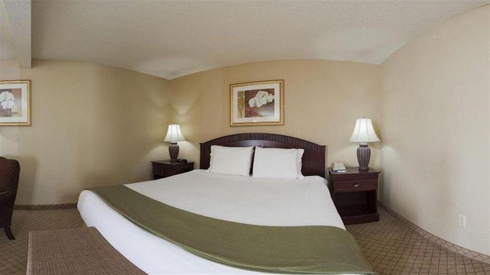 Holiday Inn Express Fairfield By Ihg Exterior foto