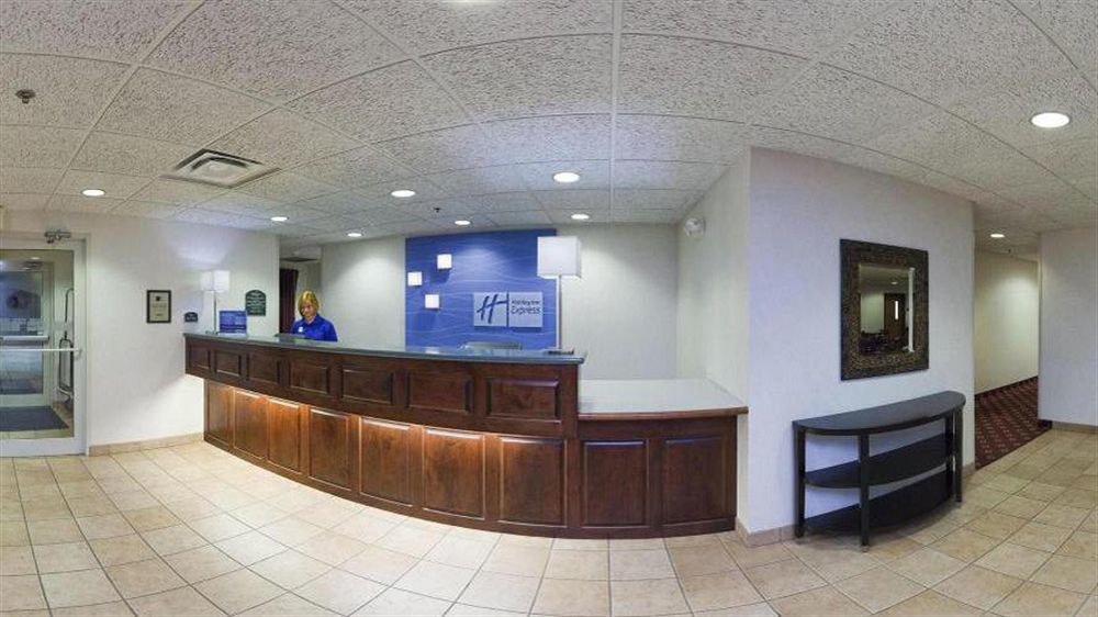 Holiday Inn Express Fairfield By Ihg Exterior foto